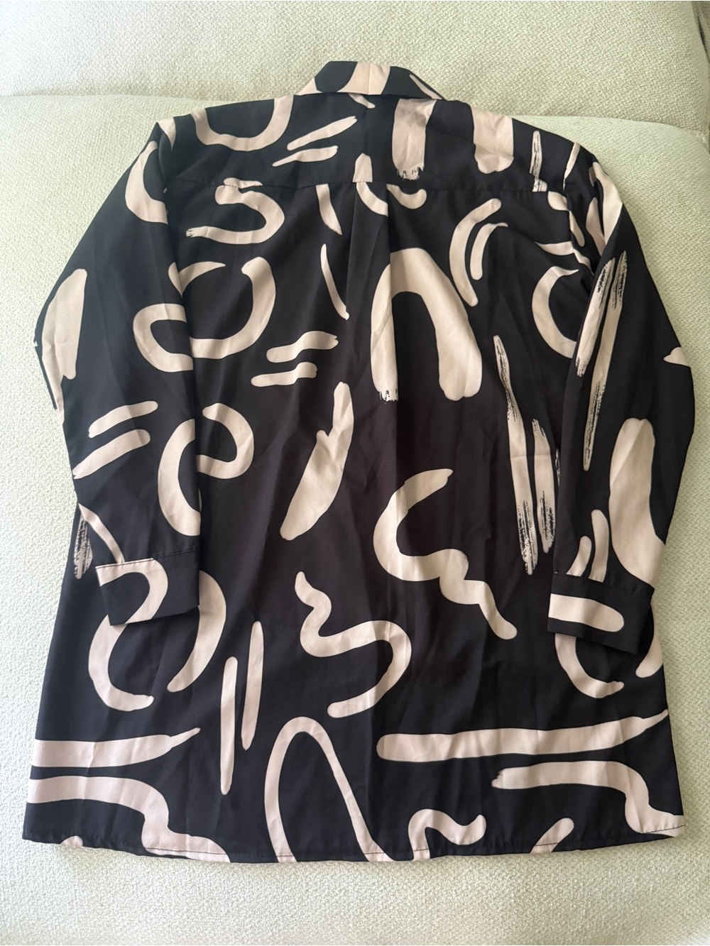 Boohoo Oversized Black & Tan Abstract Print Shirt - Picture 7 of 7